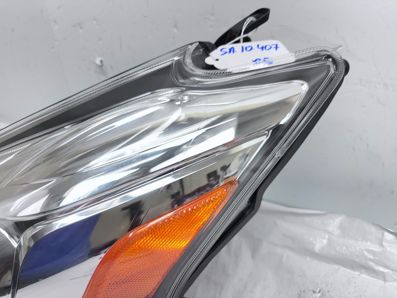 2015-2018 Toyota Prius V Halogen Front Left OEM Headlight - Image 7