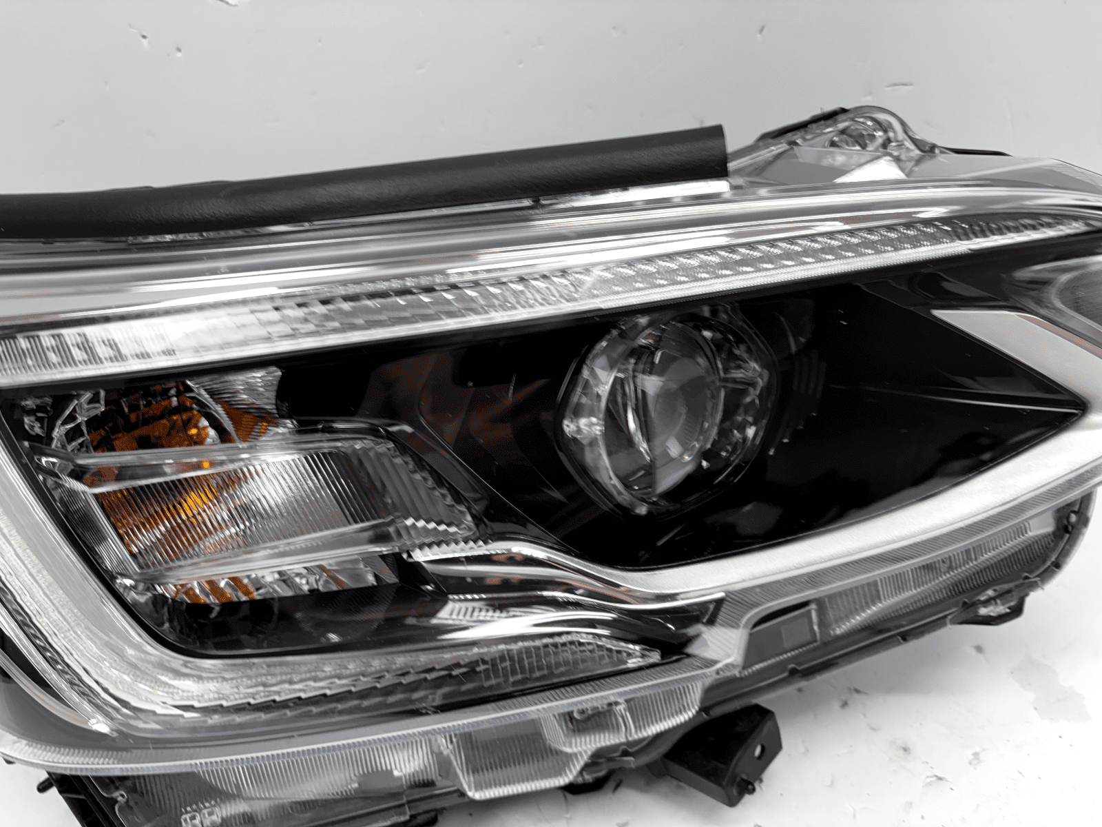 2020-2022 Subaru Legacy Front Right LED Headlight Assembly OEM Used Factory - Image 8