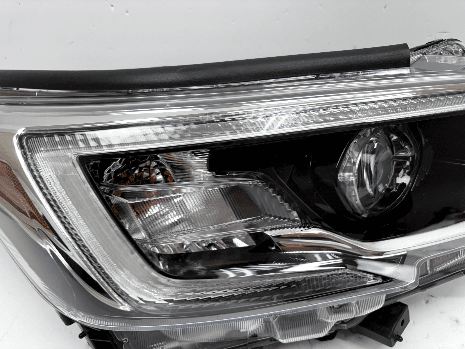 2020-2022 Subaru Legacy Front Right LED Headlight Assembly OEM Used Factory - Image 9