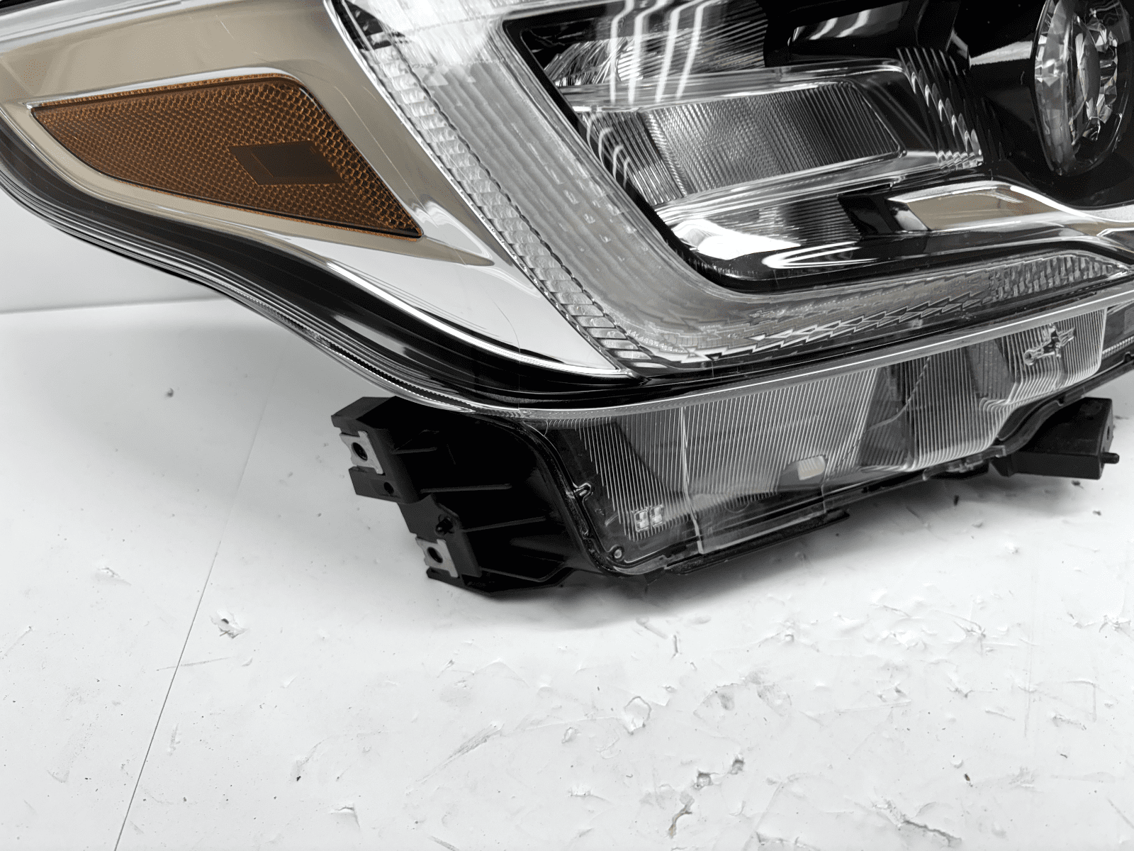 2020-2022 Subaru Legacy Front Right LED Headlight Assembly OEM Used Factory - Image 10