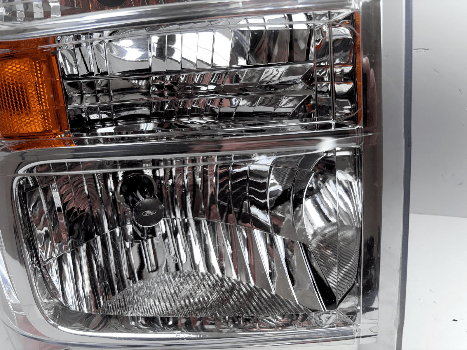 2008-2021 Ford E-Series E150 E250 E350 Front Right Halogen OEM Headlight - Image 4