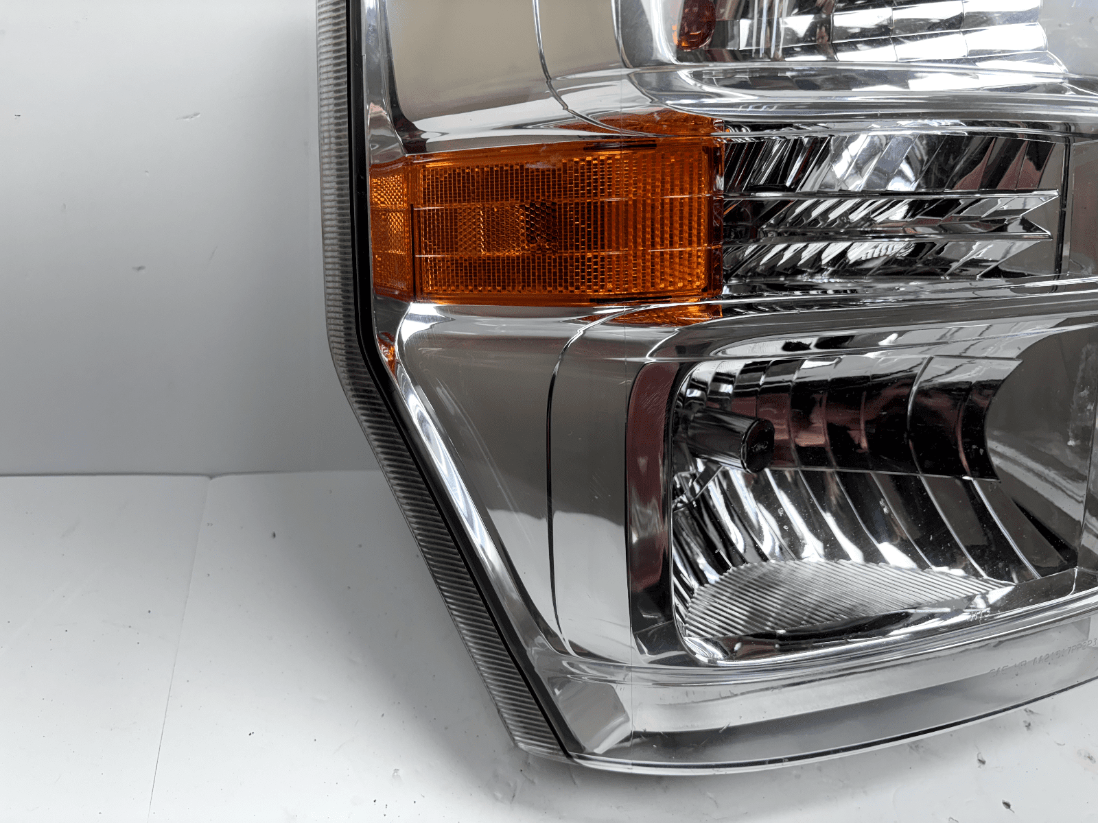 2008-2021 Ford E-Series E150 E250 E350 Front Right Halogen OEM Headlight - Image 7