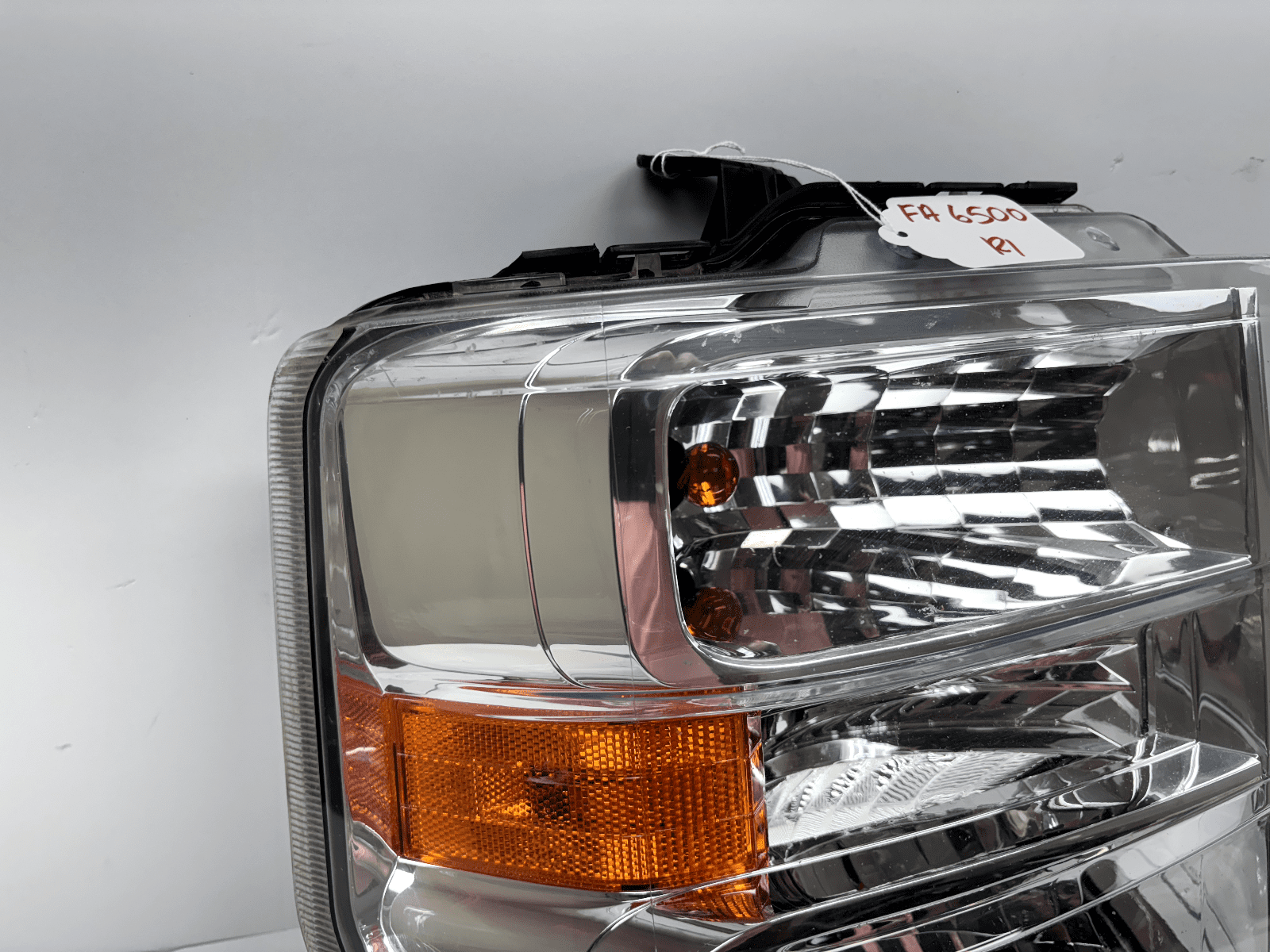 2008-2021 Ford E-Series E150 E250 E350 Front Right Halogen OEM Headlight - Image 9