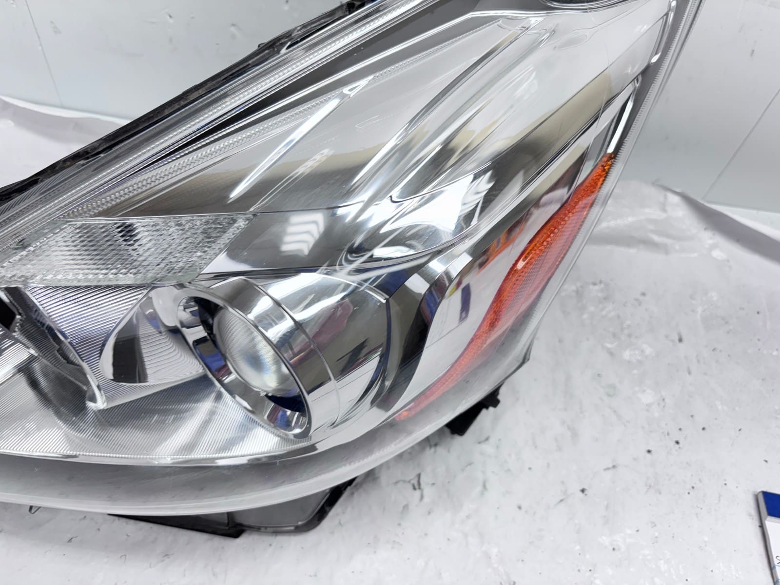 2015-2018 Toyota Prius V Halogen Front Left OEM Headlight - Image 11