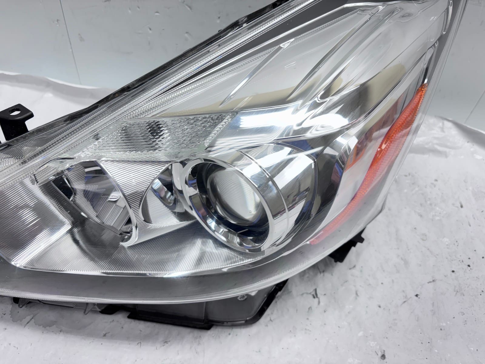 2015-2018 Toyota Prius V Halogen Front Left OEM Headlight - Image 12