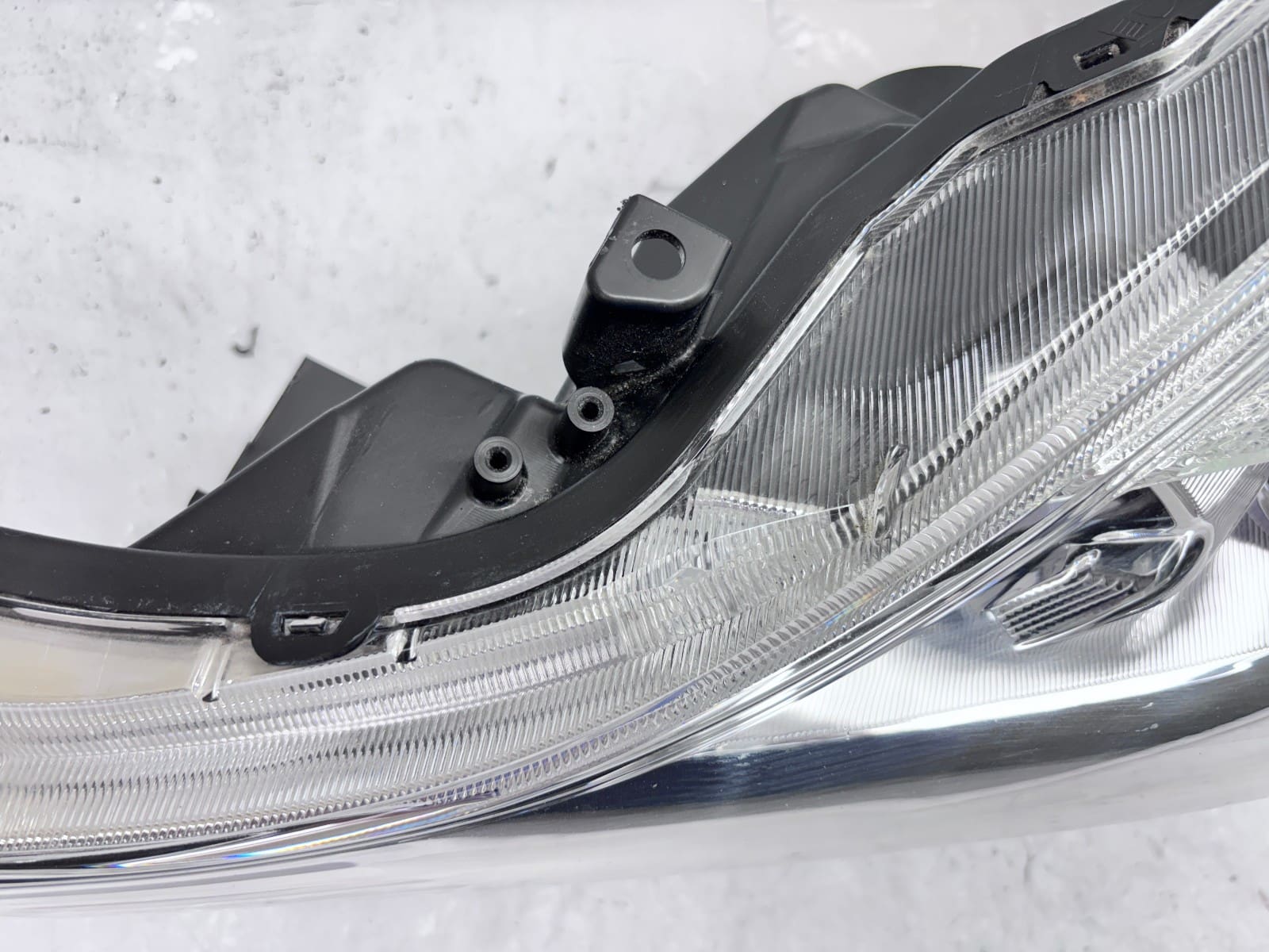 2015-2018 Toyota Prius V Halogen Front Left OEM Headlight - Image 14