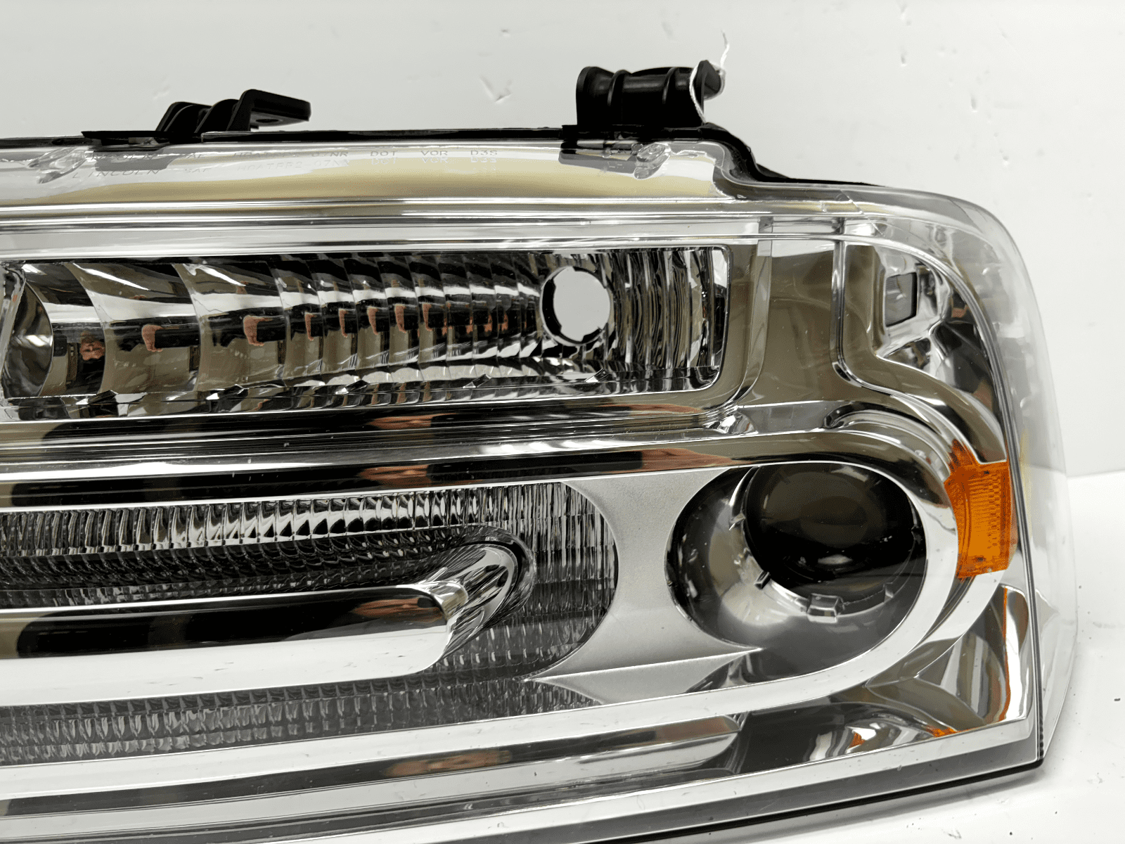 2007-14 Lincoln Navigator Front Left Xenon HID OEM Headlight AL7413035AC - Image 7