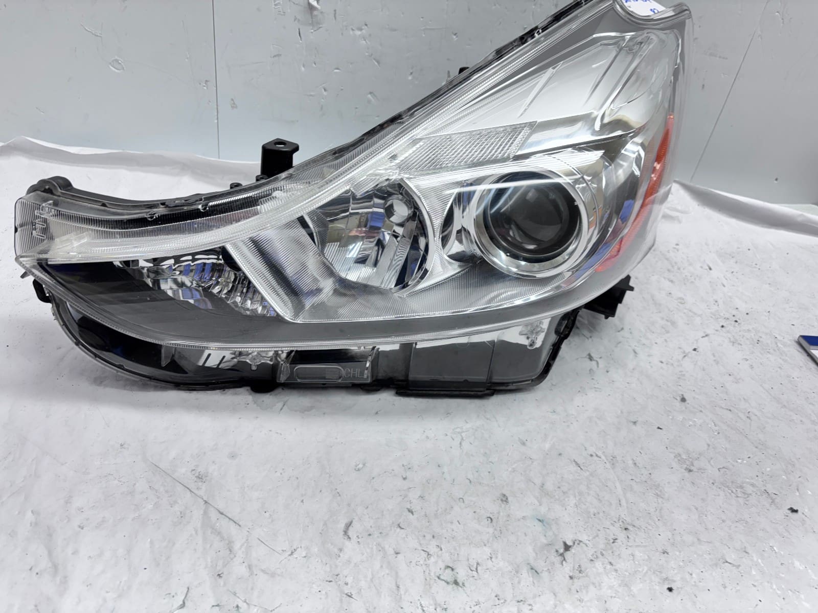 2015-2018 Toyota Prius V Halogen Front Left OEM Headlight - Image 17