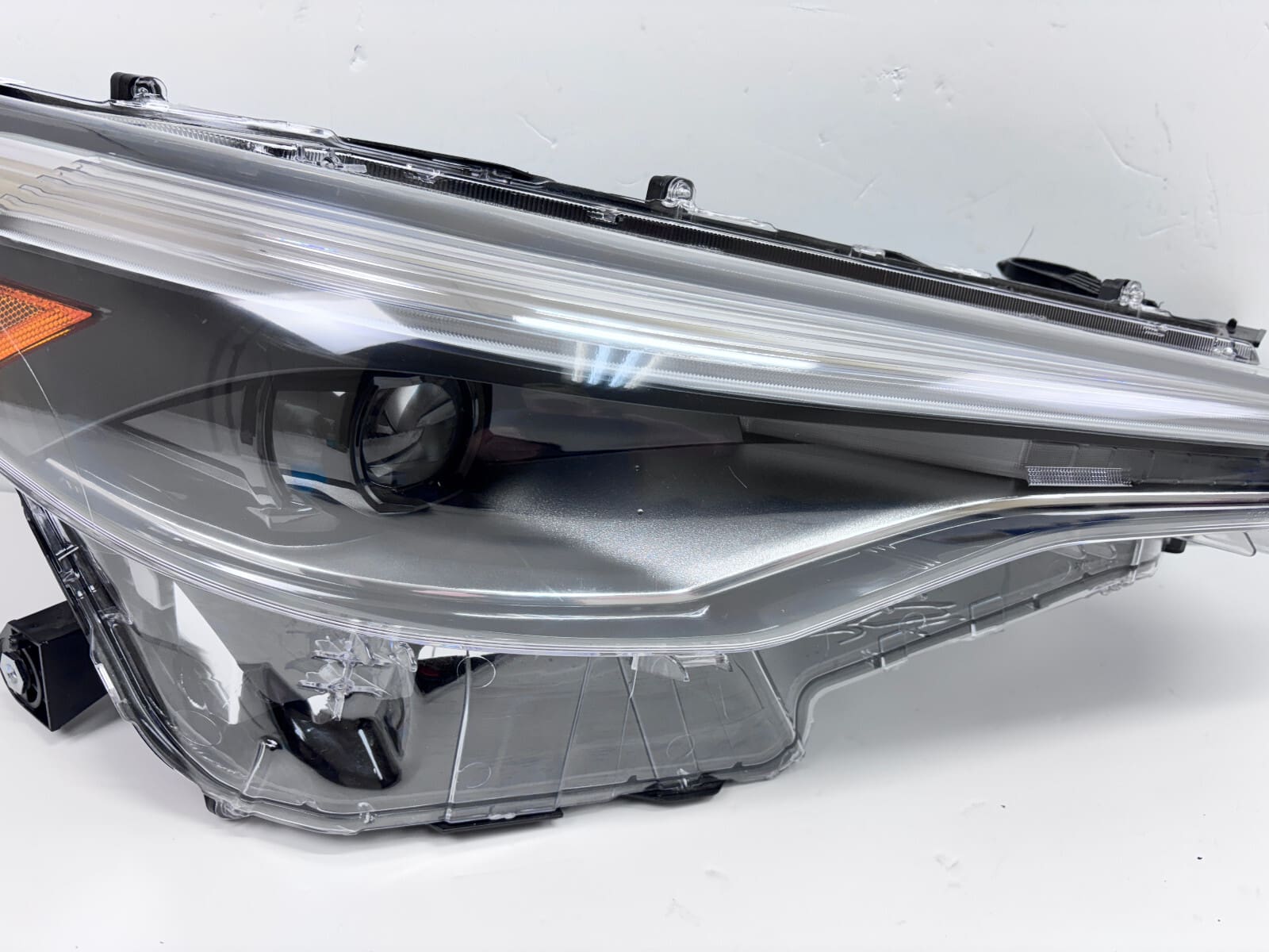 2022-25 Toyota Corolla Cross LED Front Right OEM Headlight 10000-8A0GR - Image 5