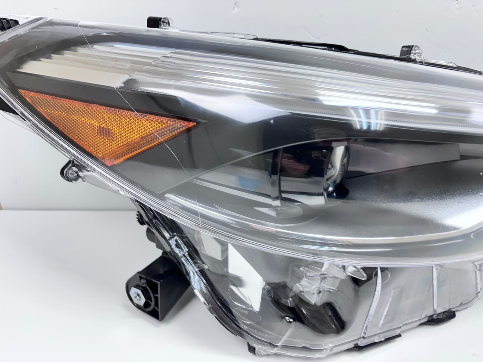 2022-25 Toyota Corolla Cross LED Front Right OEM Headlight 10000-8A0GR - Image 7