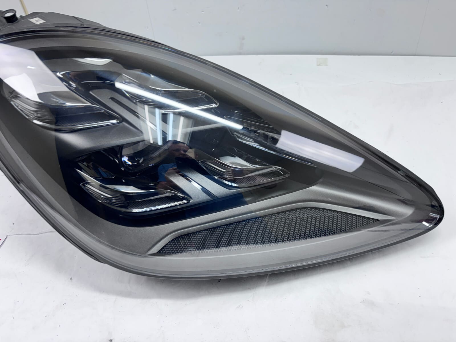 2019-23 Porsche Cayenne Matrix LED Front Right OEM Headlight 9Y0941036K - Image 3