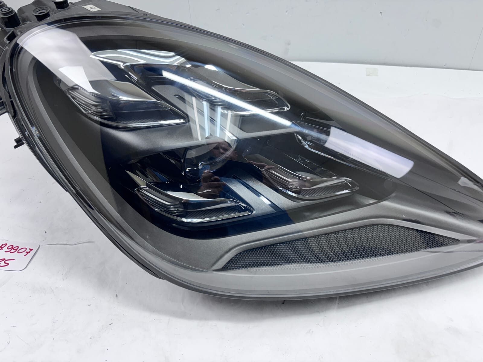 2019-23 Porsche Cayenne Matrix LED Front Right OEM Headlight 9Y0941036K - Image 4