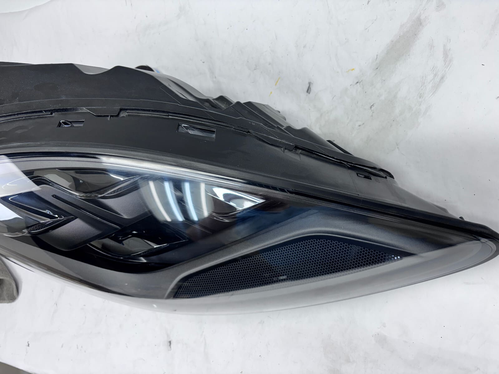 2019-23 Porsche Cayenne Matrix LED Front Right OEM Headlight 9Y0941036K - Image 16