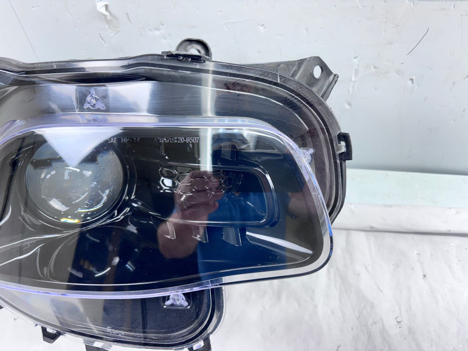 Used 2014-2018 Jeep Cherokee Front Right Halogen CAPA Headlight - Image 2