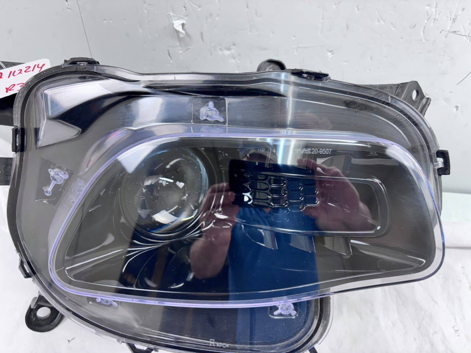 Used 2014-2018 Jeep Cherokee Front Right Halogen CAPA Headlight - Image 4