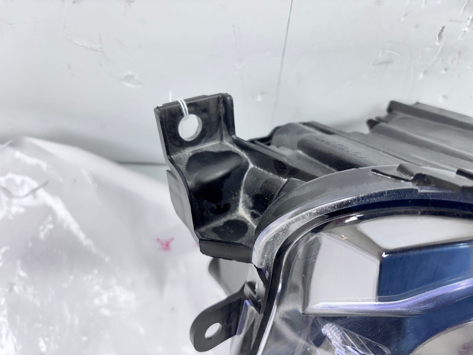 Used 2014-2018 Jeep Cherokee Front Right Halogen CAPA Headlight - Image 13