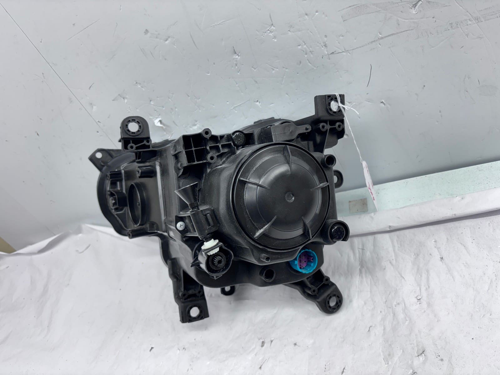 Used 2014-2018 Jeep Cherokee Front Right Halogen CAPA Headlight - Image 19