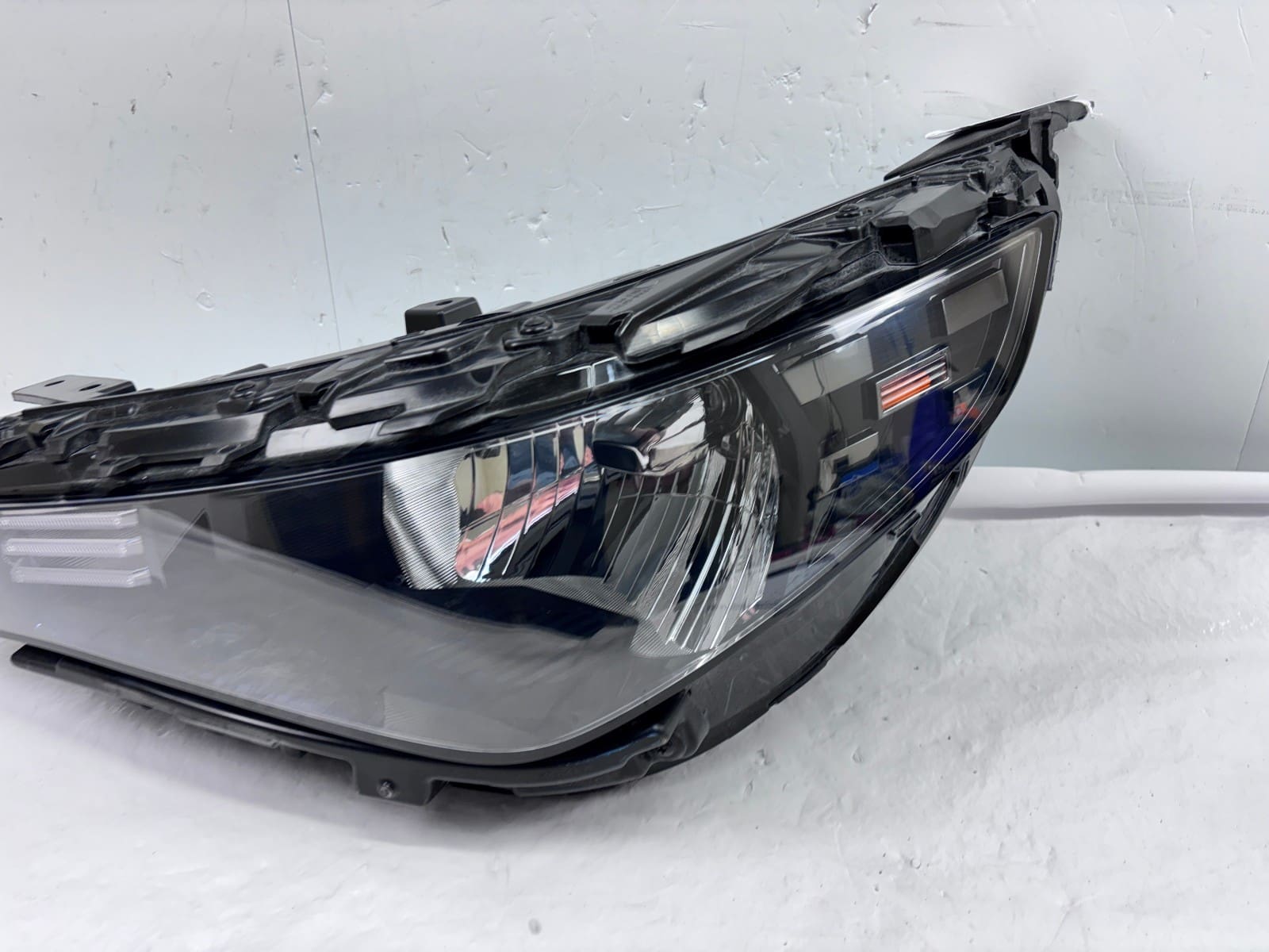 NICE 2023-25 Kia Soul Halogen Front Left OEM Headlight 92101-K0520 - Image 3