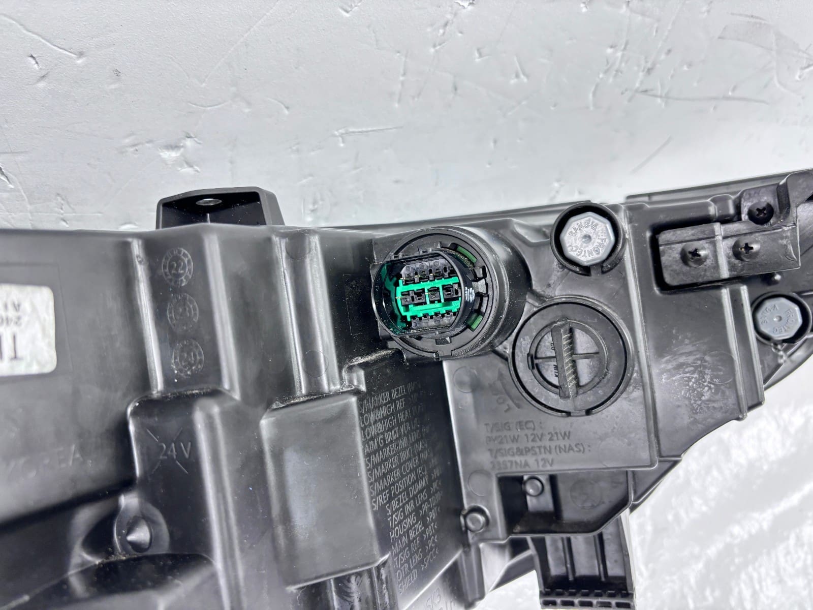 NICE 2023-25 Kia Soul Halogen Front Left OEM Headlight 92101-K0520 - Image 16