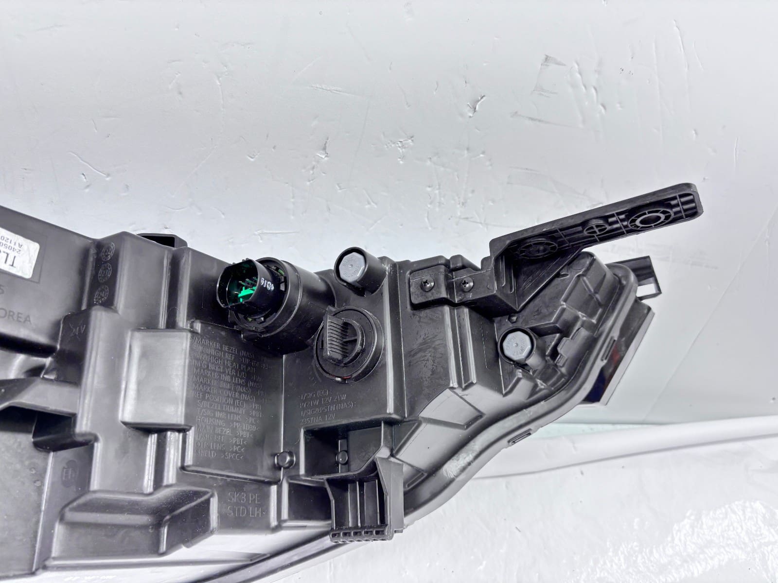 NICE 2023-25 Kia Soul Halogen Front Left OEM Headlight 92101-K0520 - Image 17