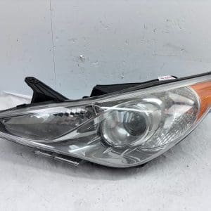 2011-14 Hyundai Sonata Front Left Halogen OEM Headlight 92101-39 Used