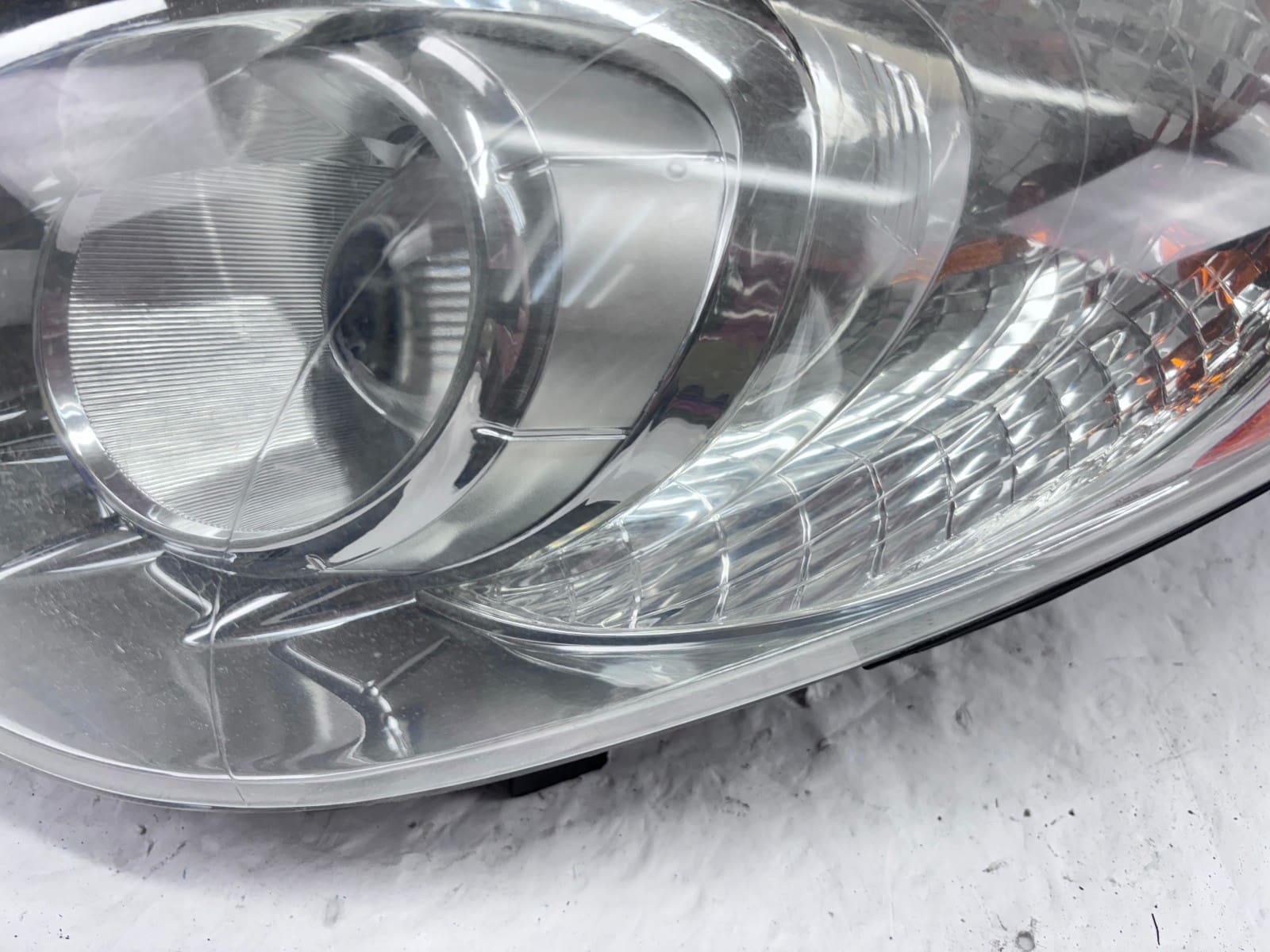 2011-14 Hyundai Sonata Front Left Halogen OEM Headlight 92101-39 Used - Image 9