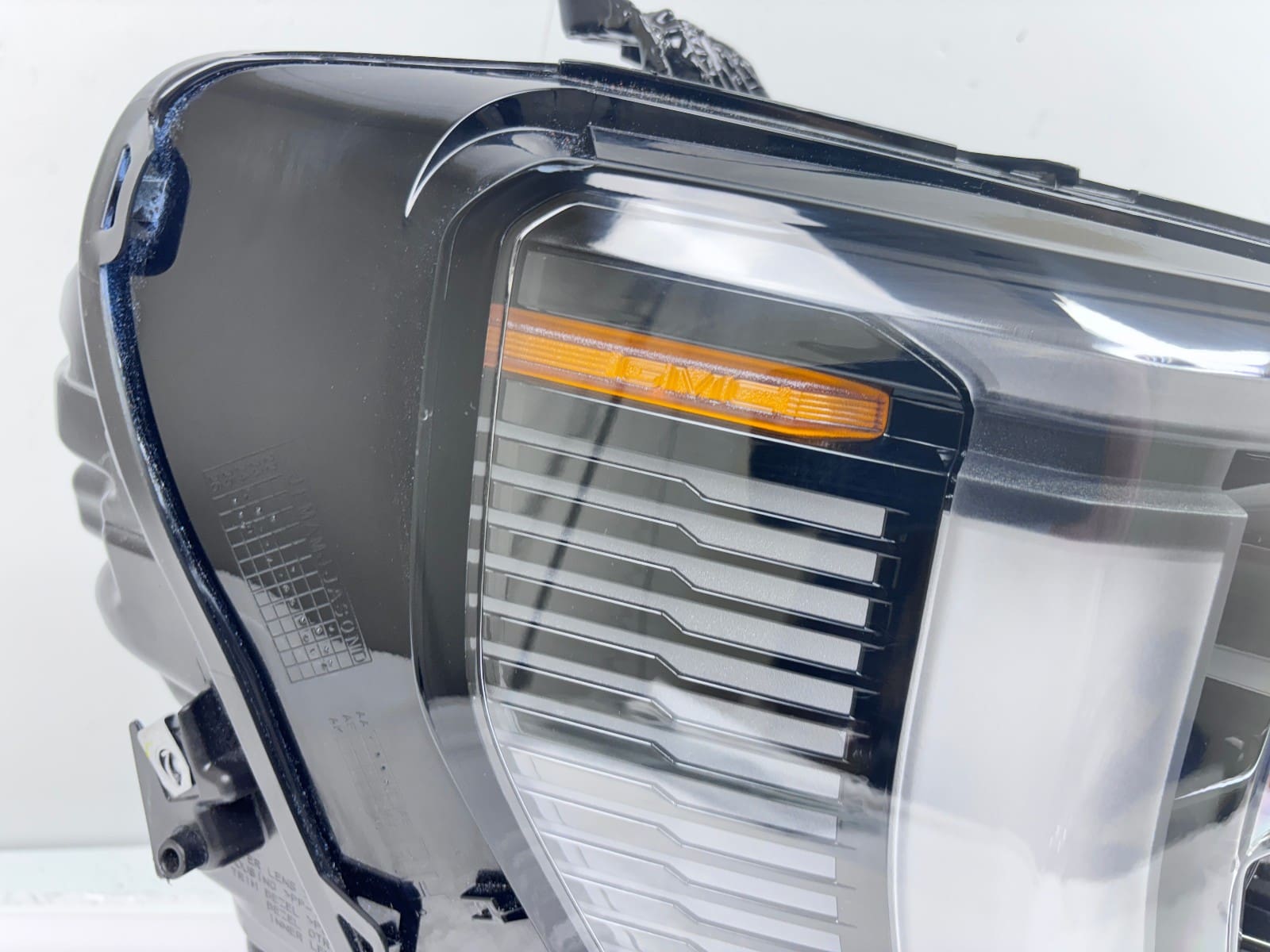 2024-2025 GMC Acadia LED Front Right OEM Headlight 26571115 - Image 10