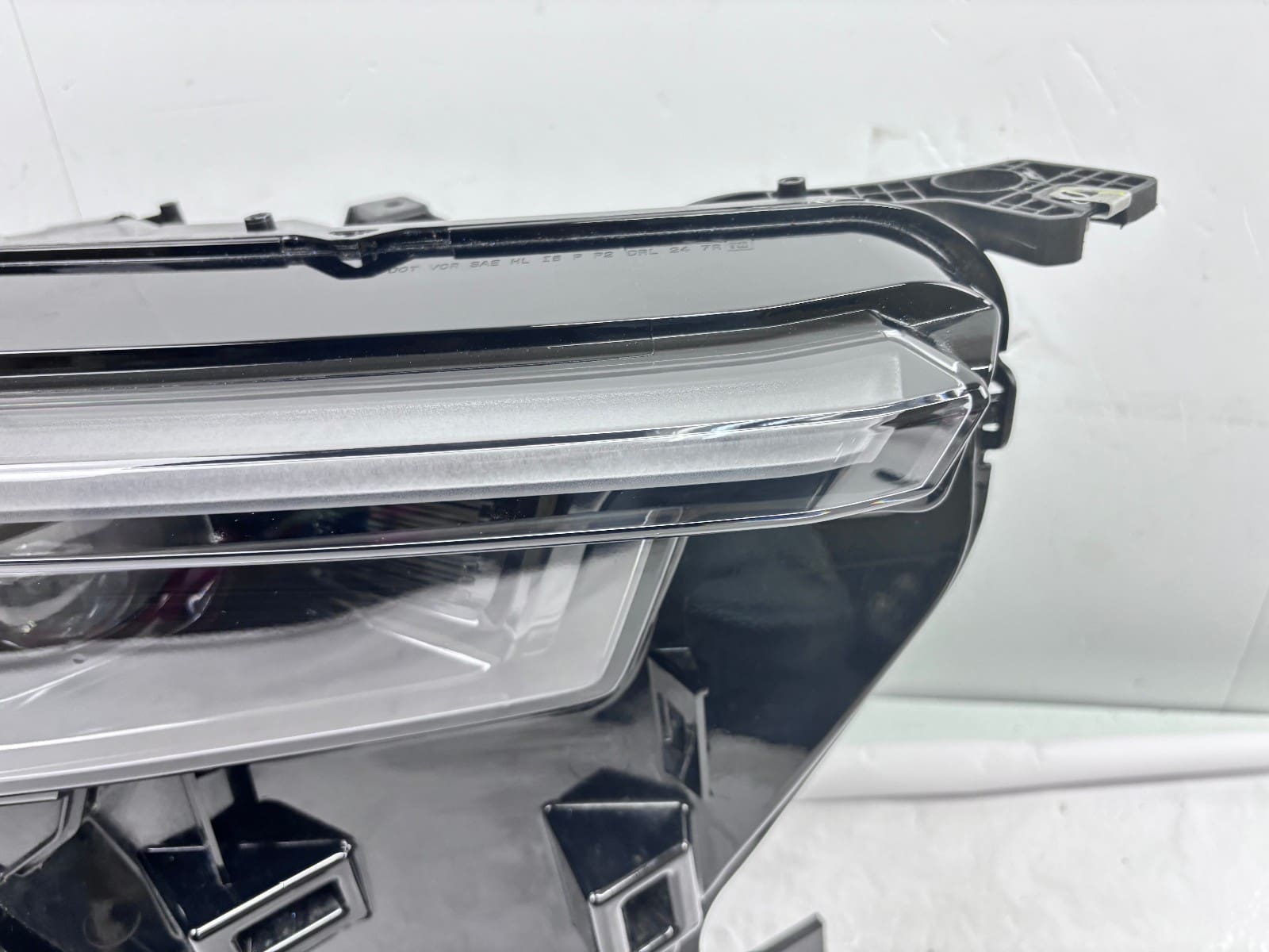 2024-2025 GMC Acadia LED Front Right OEM Headlight 26571115 - Image 15