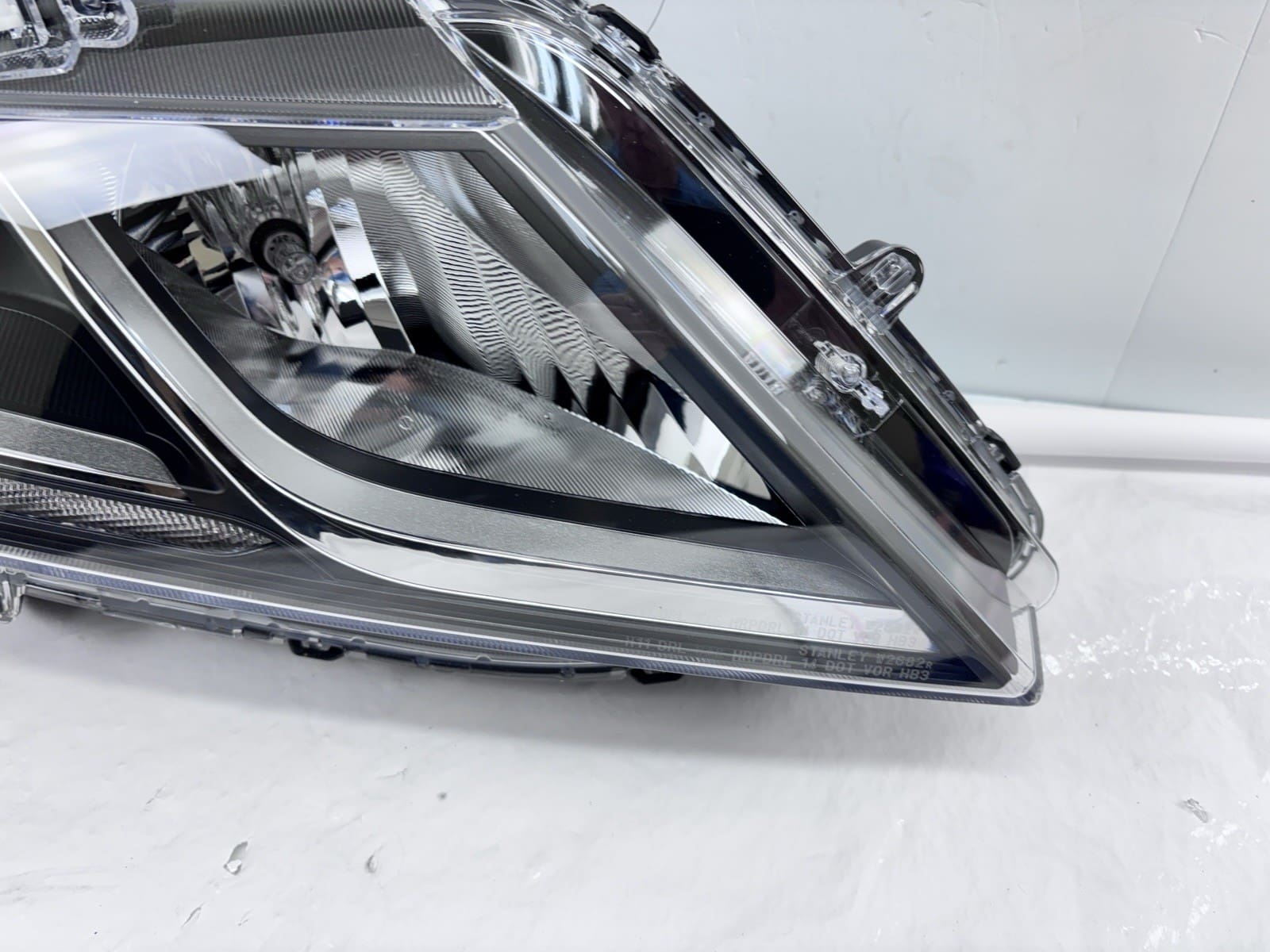 NEW 2018-20 Honda Odyssey Halogen Front Right OEM Headlight 33100-THR-A11 - Image 3