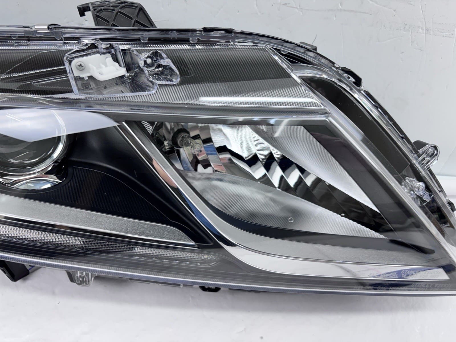 NEW 2018-20 Honda Odyssey Halogen Front Right OEM Headlight 33100-THR-A11 - Image 4