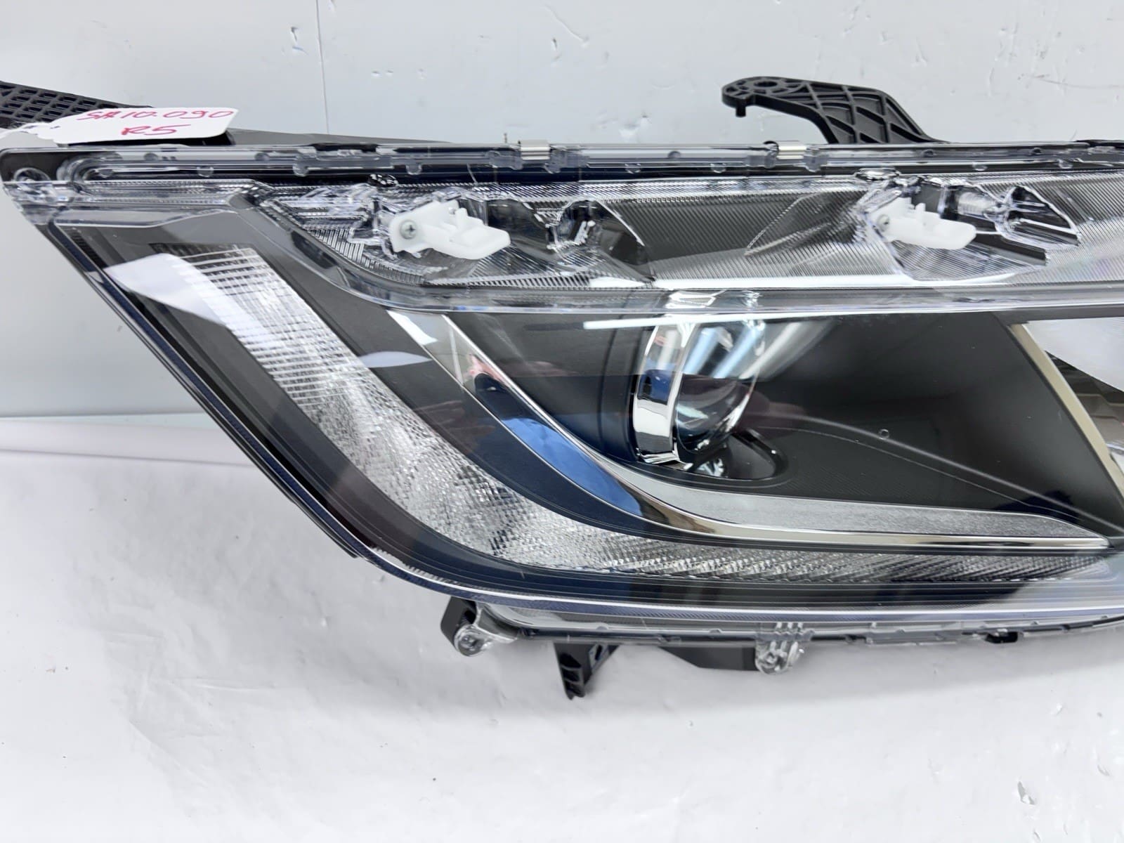 NEW 2018-20 Honda Odyssey Halogen Front Right OEM Headlight 33100-THR-A11 - Image 8