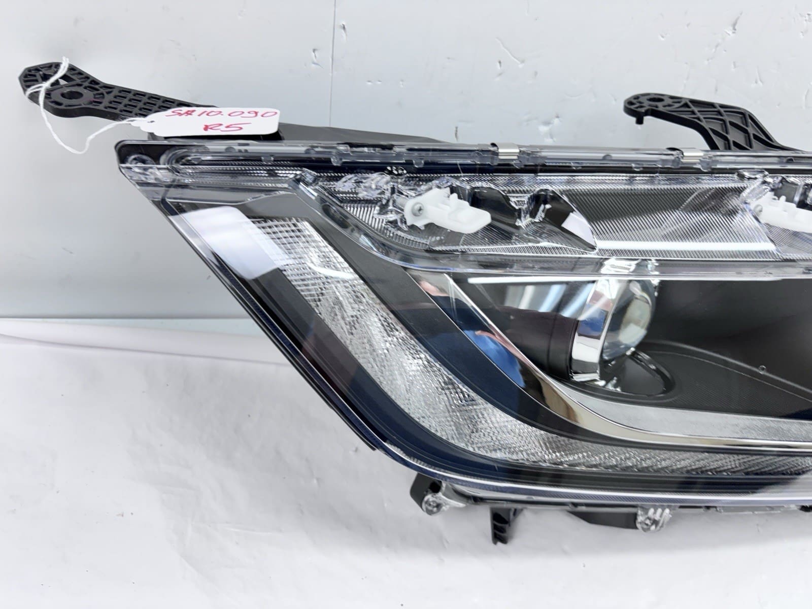 NEW 2018-20 Honda Odyssey Halogen Front Right OEM Headlight 33100-THR-A11 - Image 9