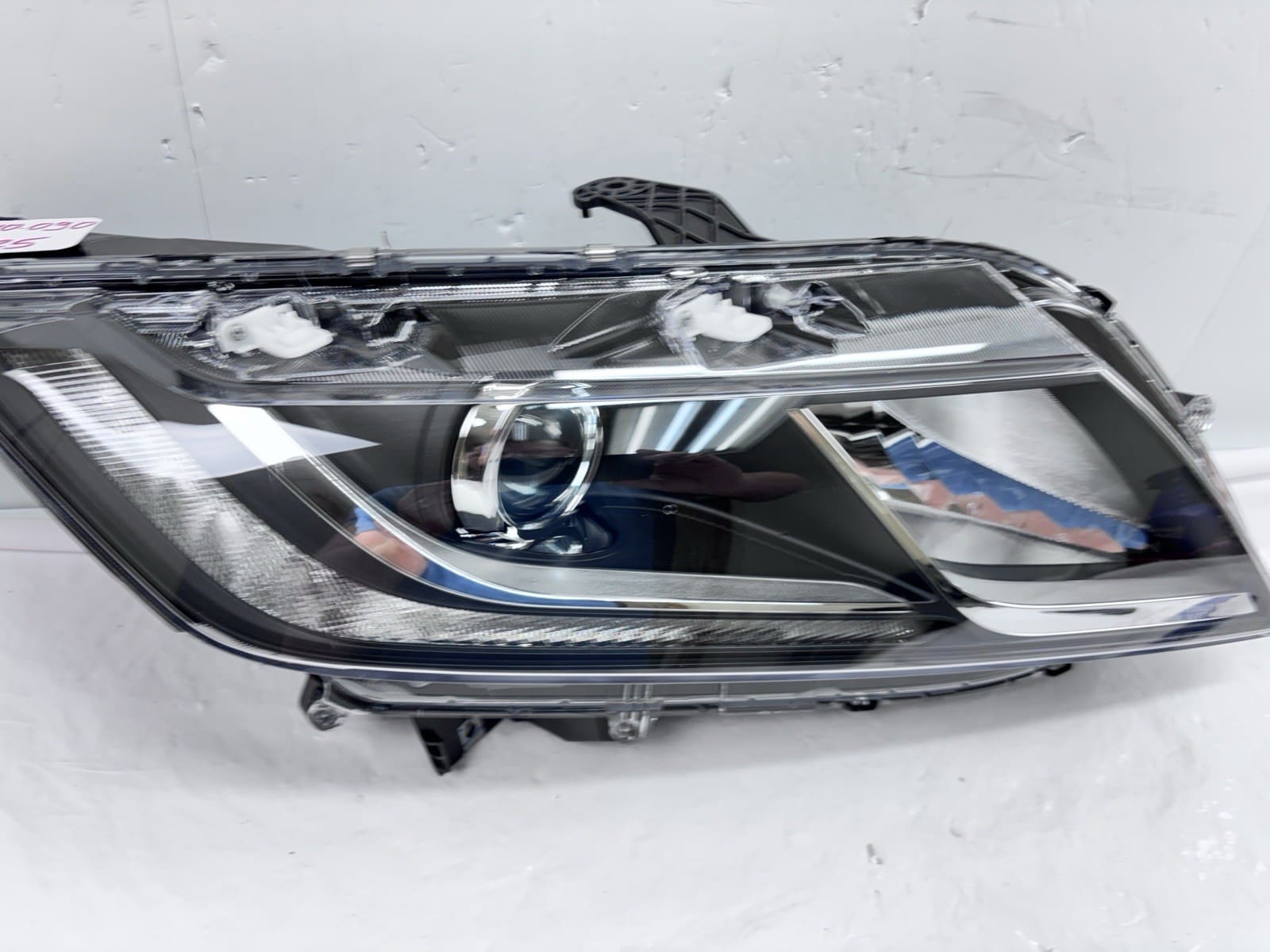NEW 2018-20 Honda Odyssey Halogen Front Right OEM Headlight 33100-THR-A11 - Image 11
