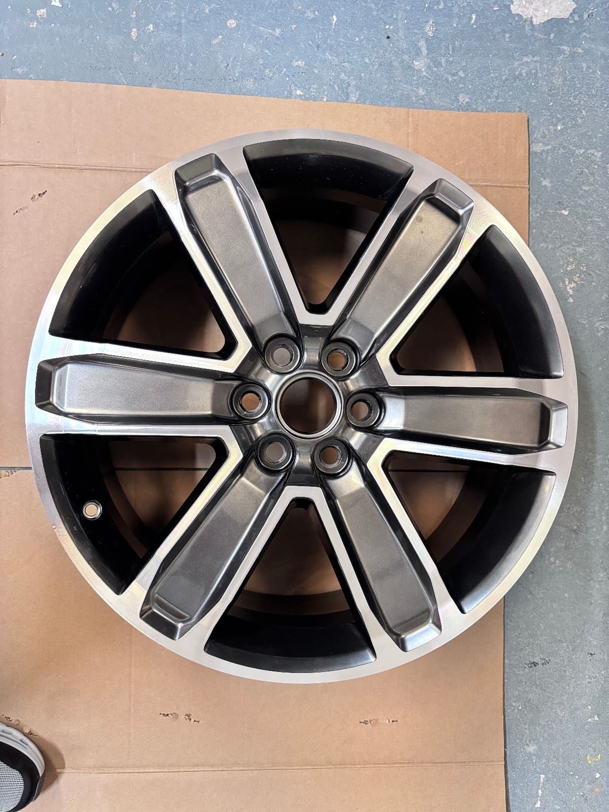 2017-23 GMC Acadia OEM 20x8 Inch Wheel Mach & Black 23101920