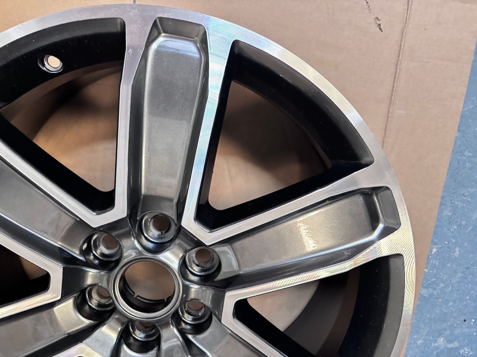 2017-23 GMC Acadia OEM 20x8 Inch Wheel Mach & Black 23101920 - Image 3