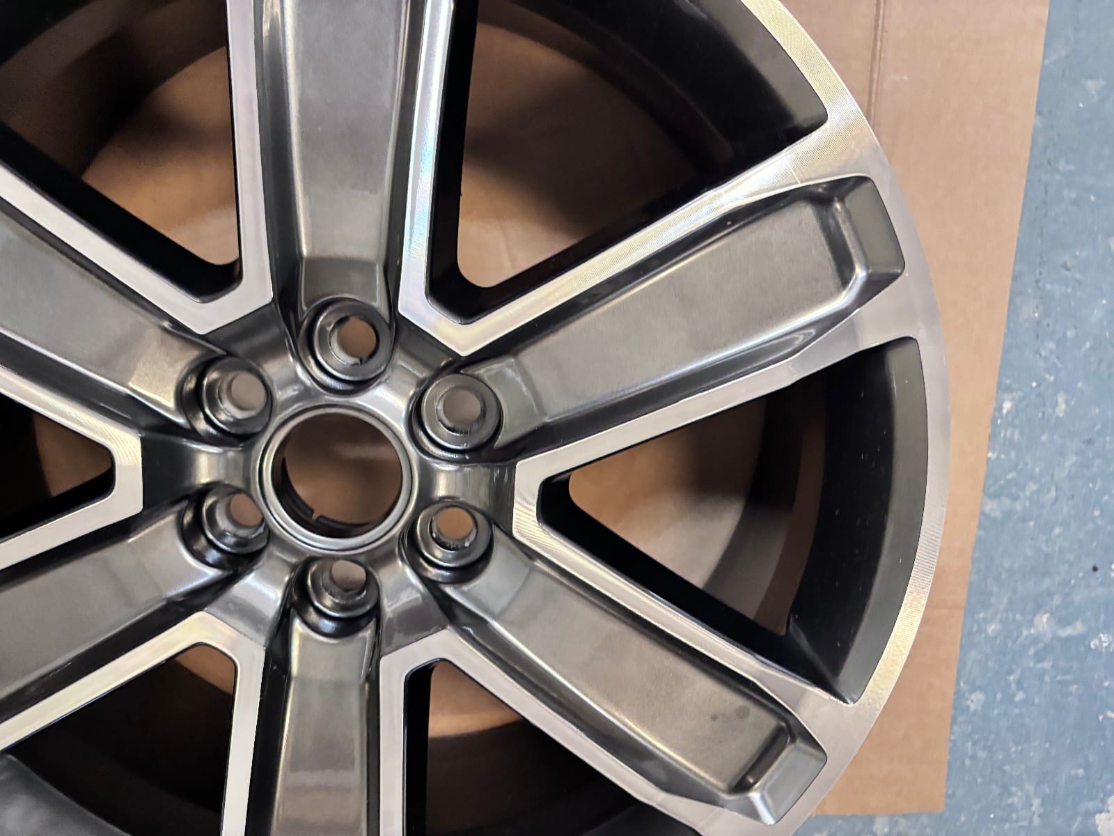2017-23 GMC Acadia OEM 20x8 Inch Wheel Mach & Black 23101920 - Image 4