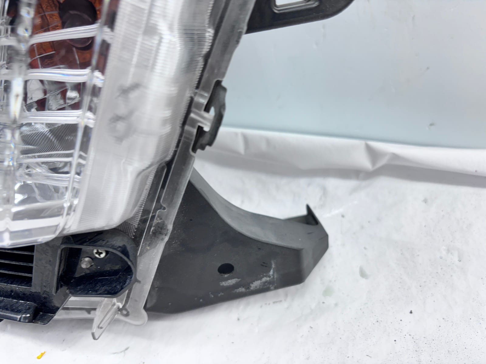 2016-2022 Toyota Tacoma Halogen Front Right OEM Headlight - Image 3