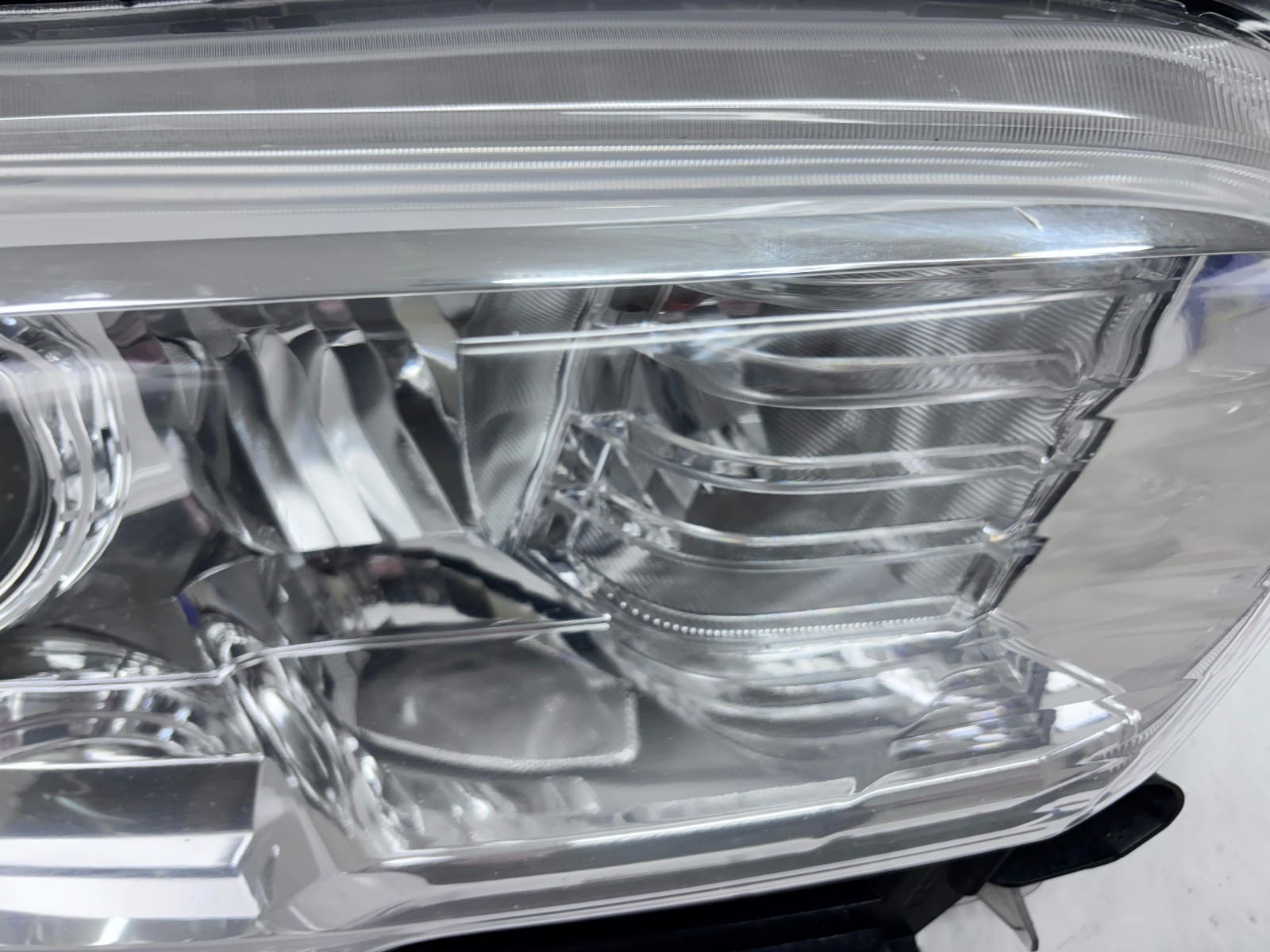 2016-2022 Toyota Tacoma Halogen Front Right OEM Headlight - Image 9