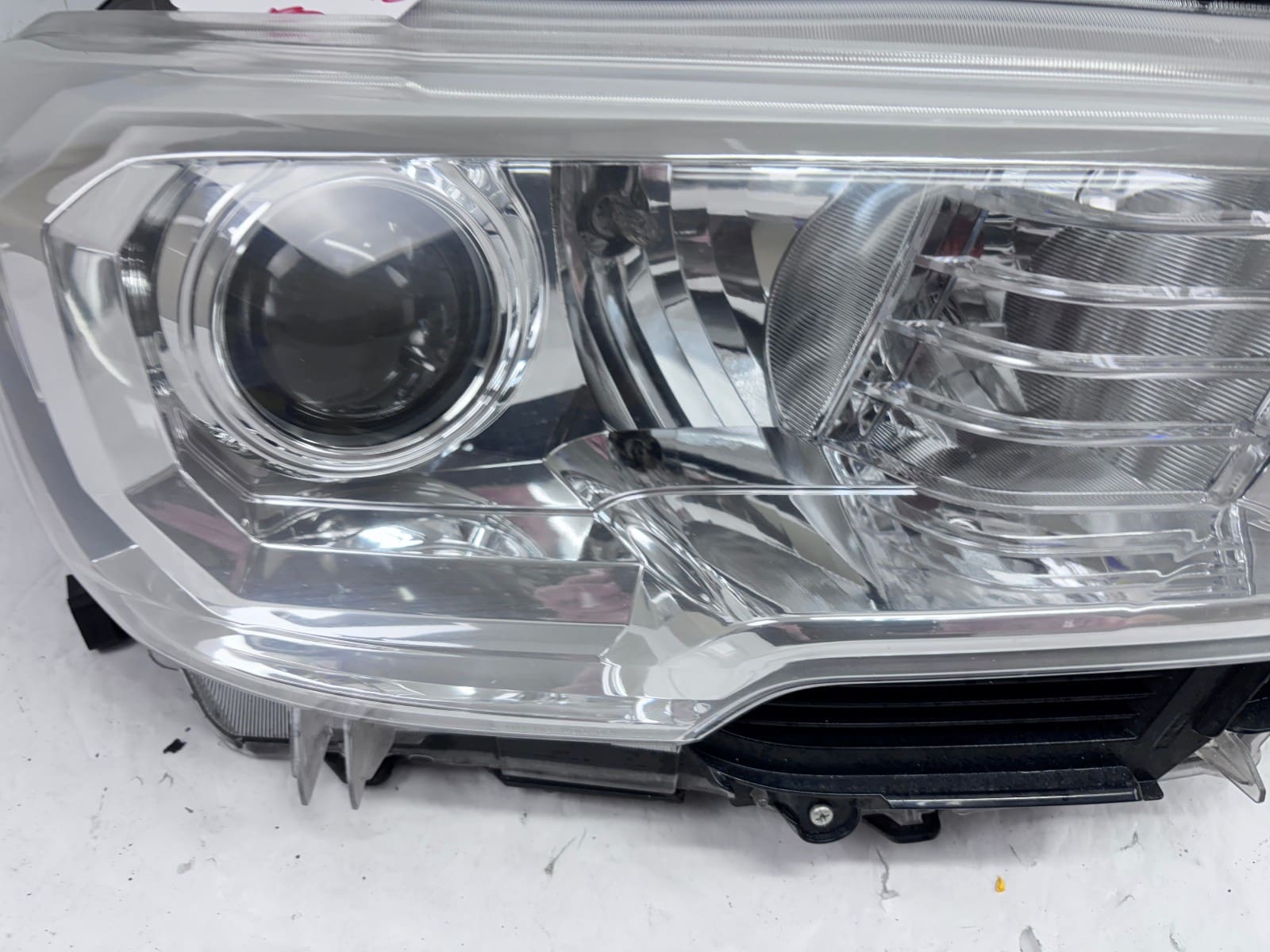2016-2022 Toyota Tacoma Halogen Front Right OEM Headlight - Image 10