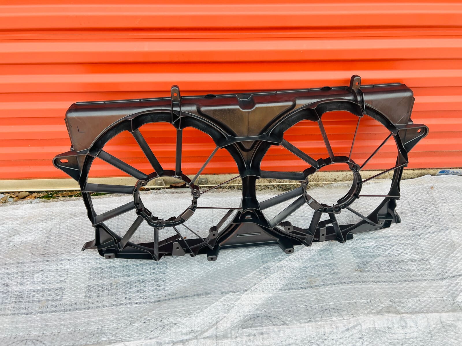 GM OEM Rear Engine Cooling Fan Shroud 23123635 for Escalade Silverado Yukon