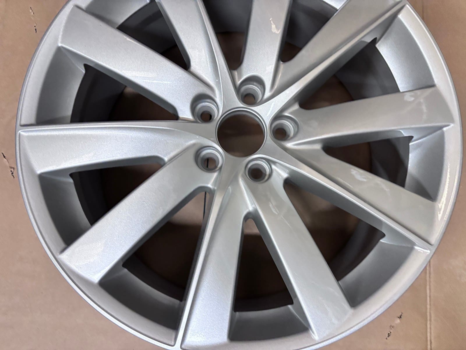 2015-2019 Volvo XC90 Silver OEM 19x8 Inch Wheel 31362276 - Image 3