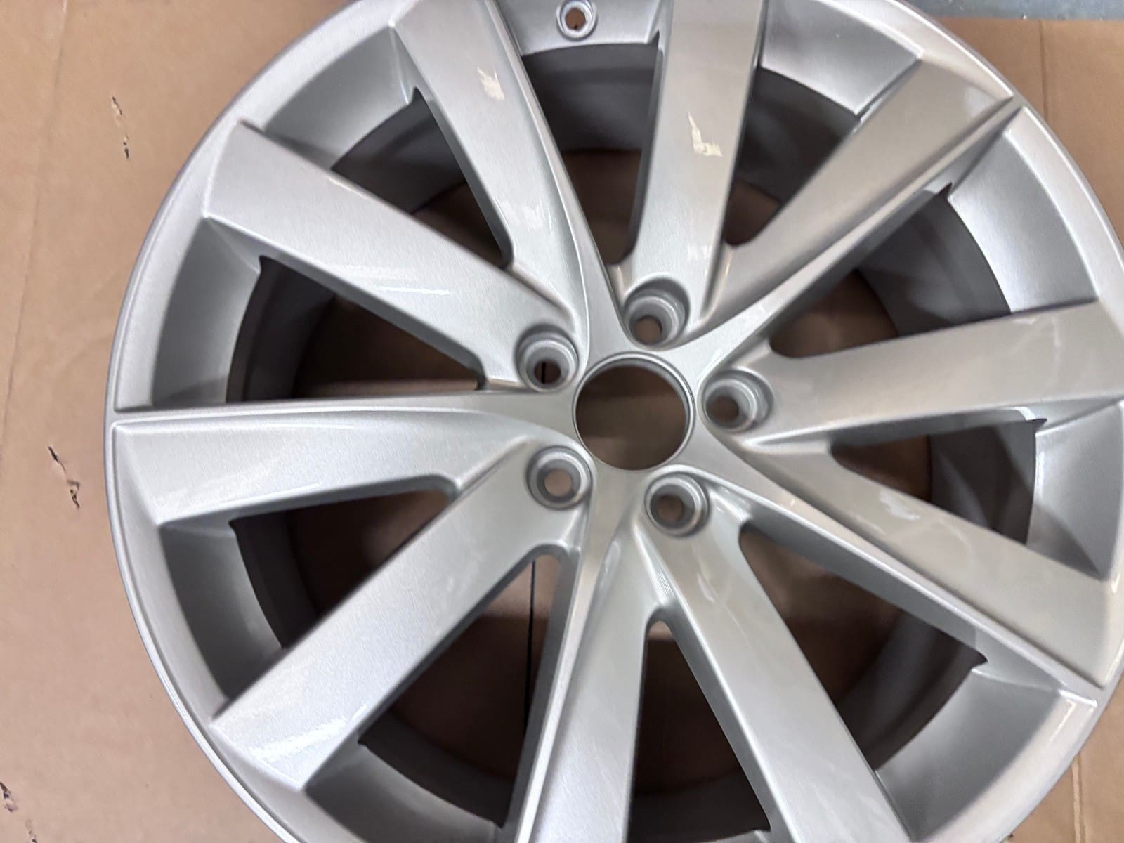 2015-2019 Volvo XC90 Silver OEM 19x8 Inch Wheel 31362276 - Image 4