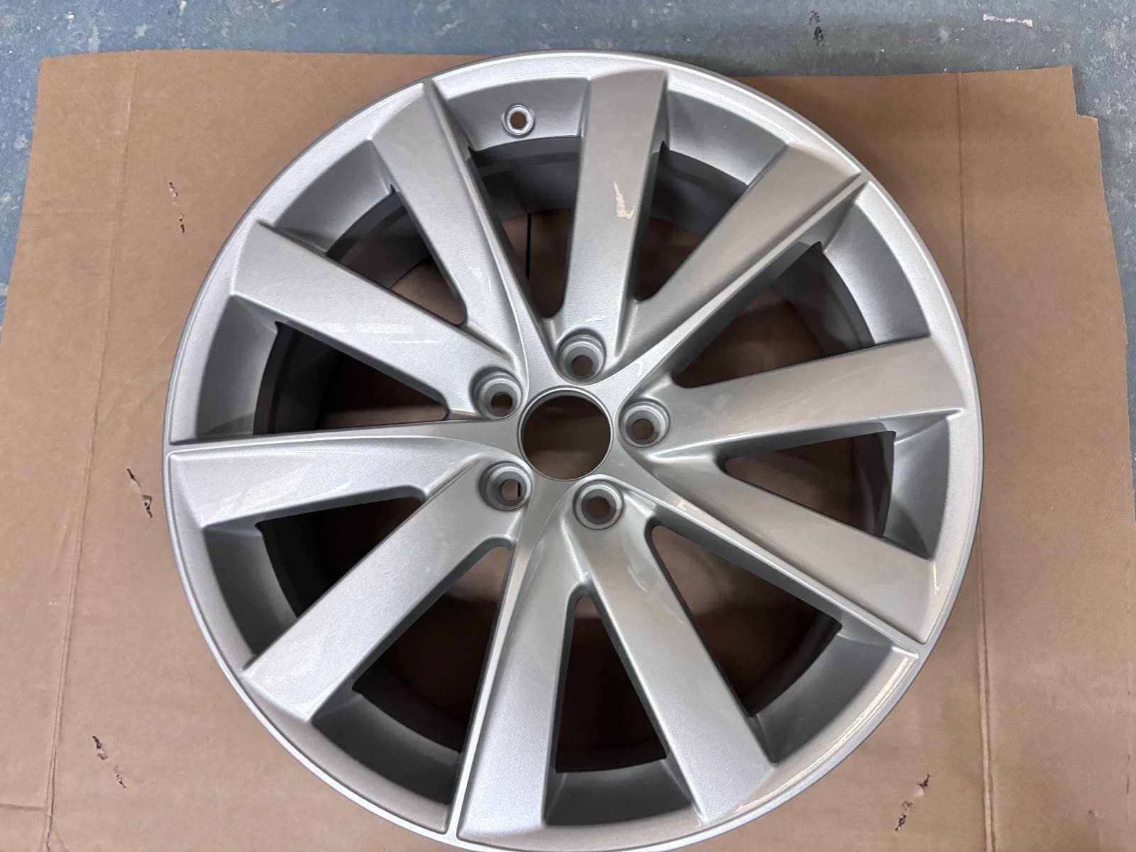2015-2019 Volvo XC90 Silver OEM 19x8 Inch Wheel 31362276 - Image 8