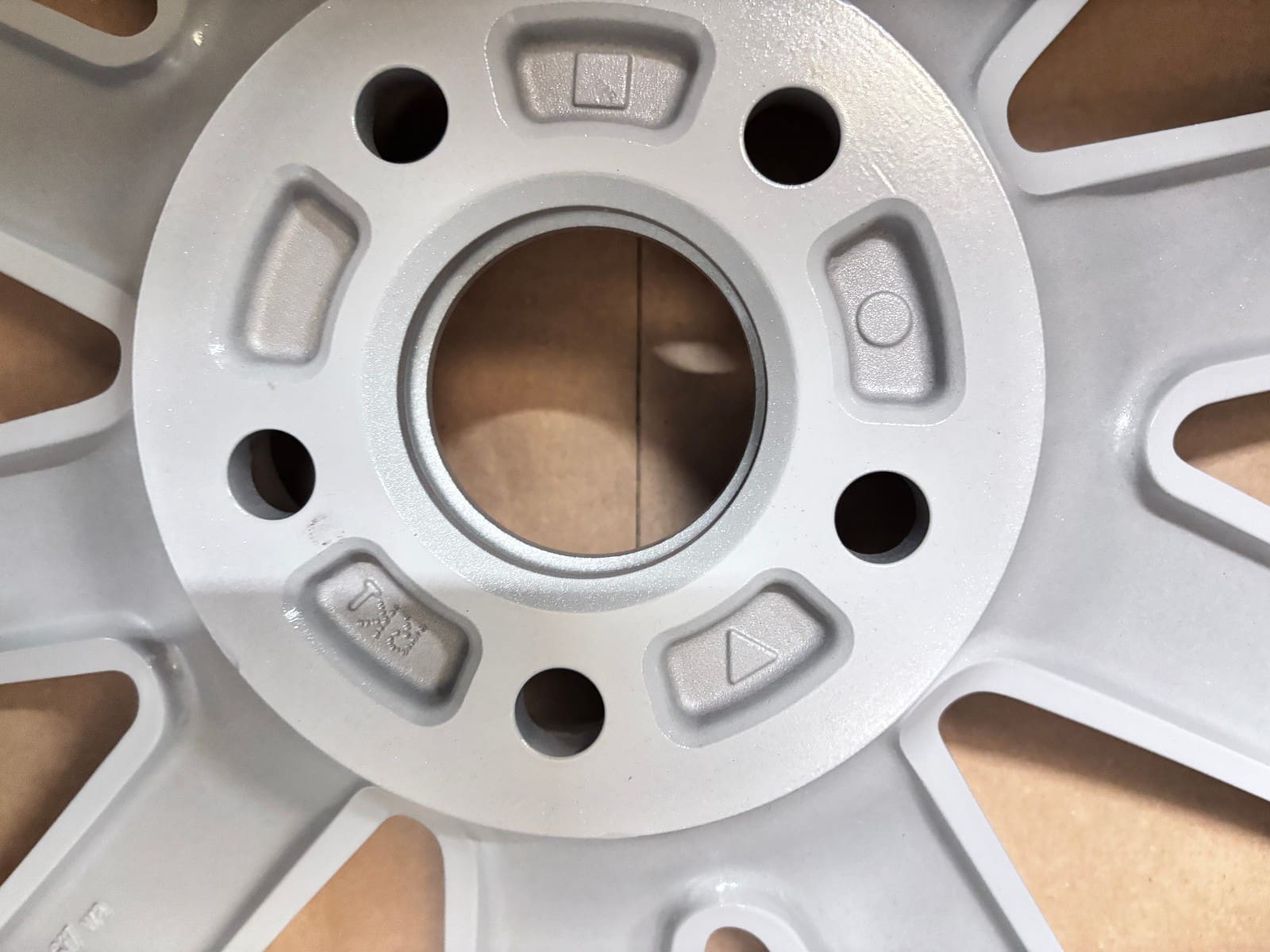 2015-2019 Volvo XC90 Silver OEM 19x8 Inch Wheel 31362276 - Image 9