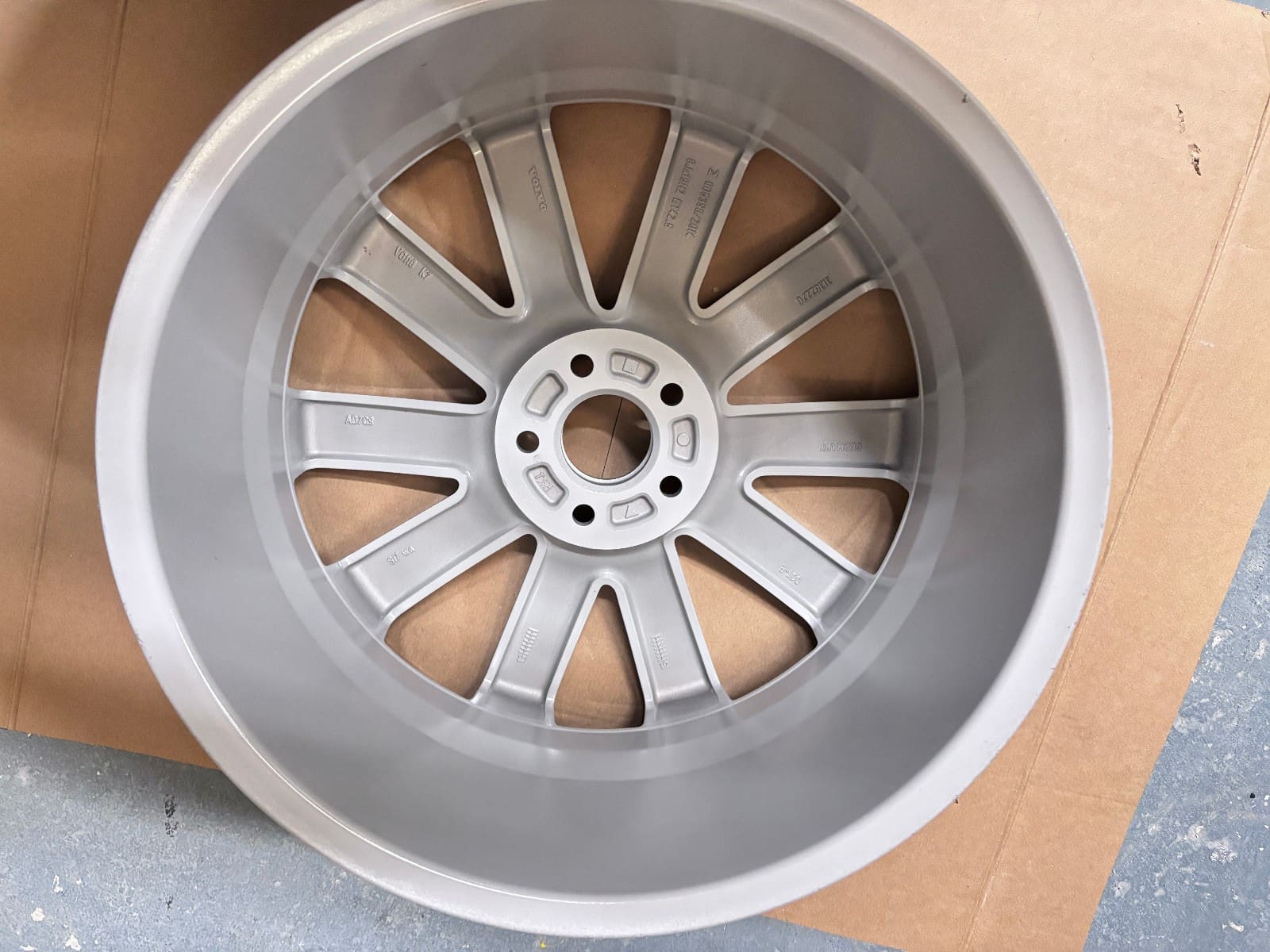 2015-2019 Volvo XC90 Silver OEM 19x8 Inch Wheel 31362276 - Image 13