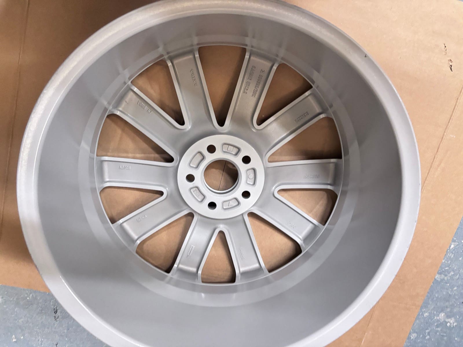 2015-2019 Volvo XC90 Silver OEM 19x8 Inch Wheel 31362276 - Image 14