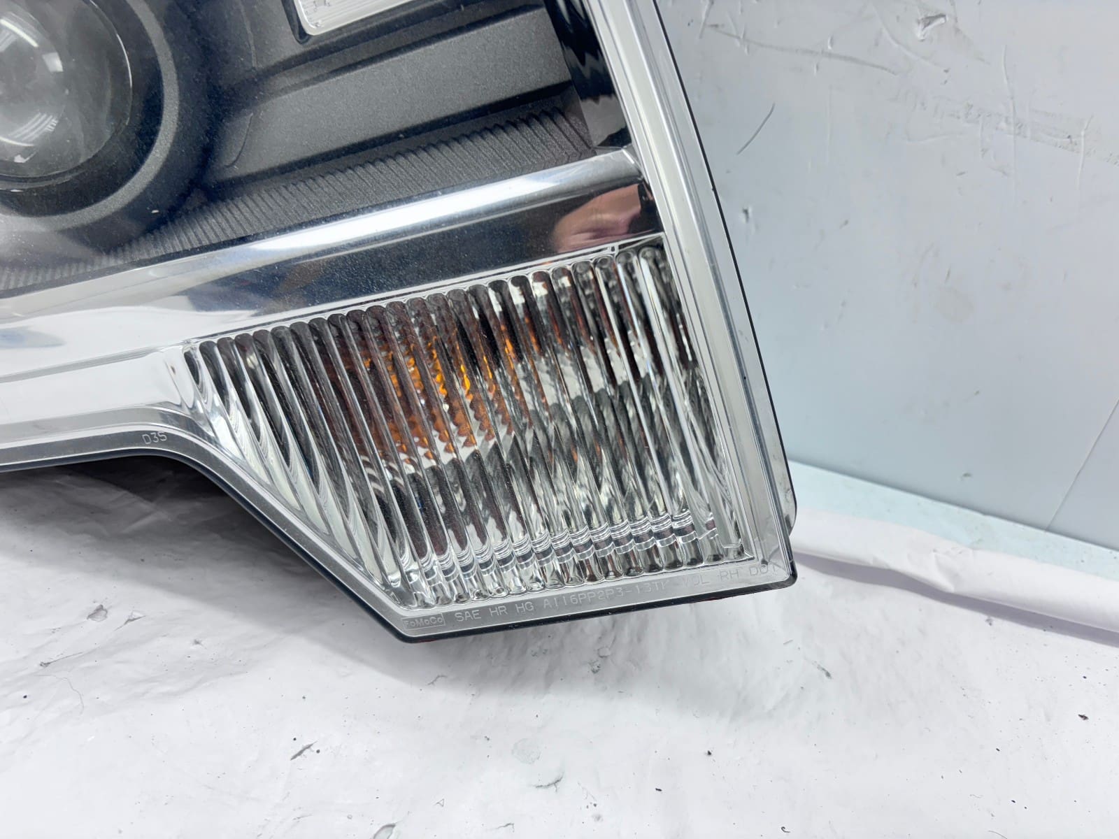 2009-2014 Ford F150 Xenon HID Front Right OEM Headlight - Image 2