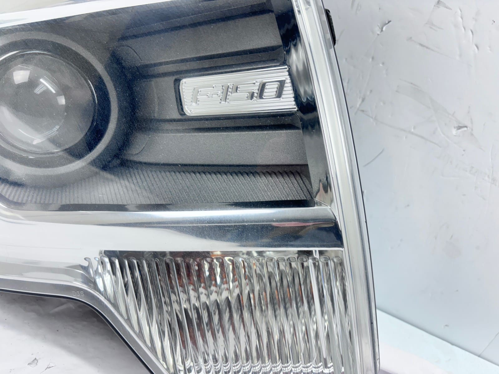 2009-2014 Ford F150 Xenon HID Front Right OEM Headlight - Image 4
