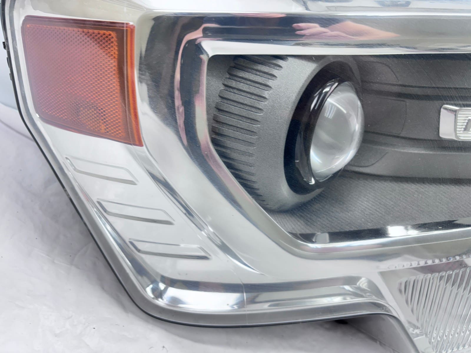2009-2014 Ford F150 Xenon HID Front Right OEM Headlight - Image 10