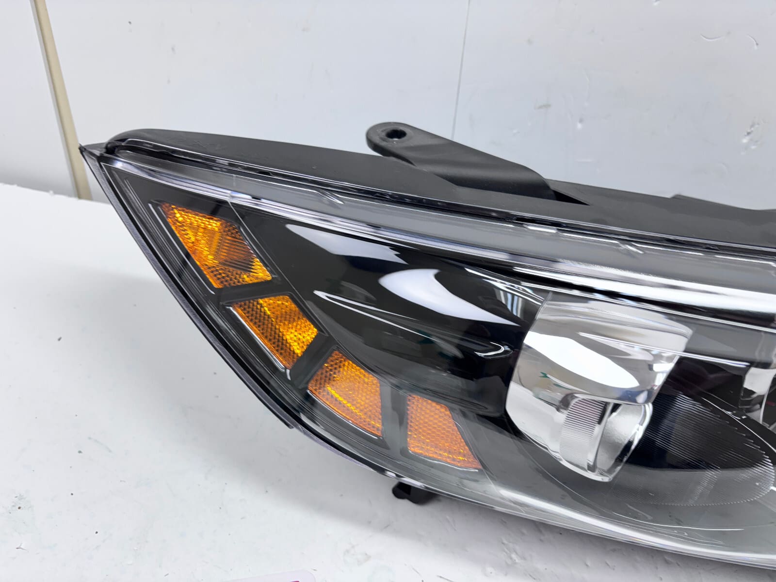 MINT 2011-13 Kia Optima Halogen Front Right OEM Headlight 92102-4C000 - Image 6
